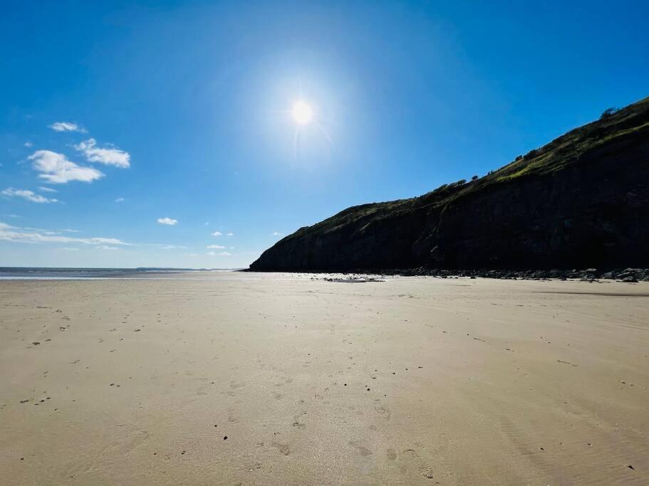 2 Bedroom Holiday Home In The Heart Of West Wales St Clears Exterior foto