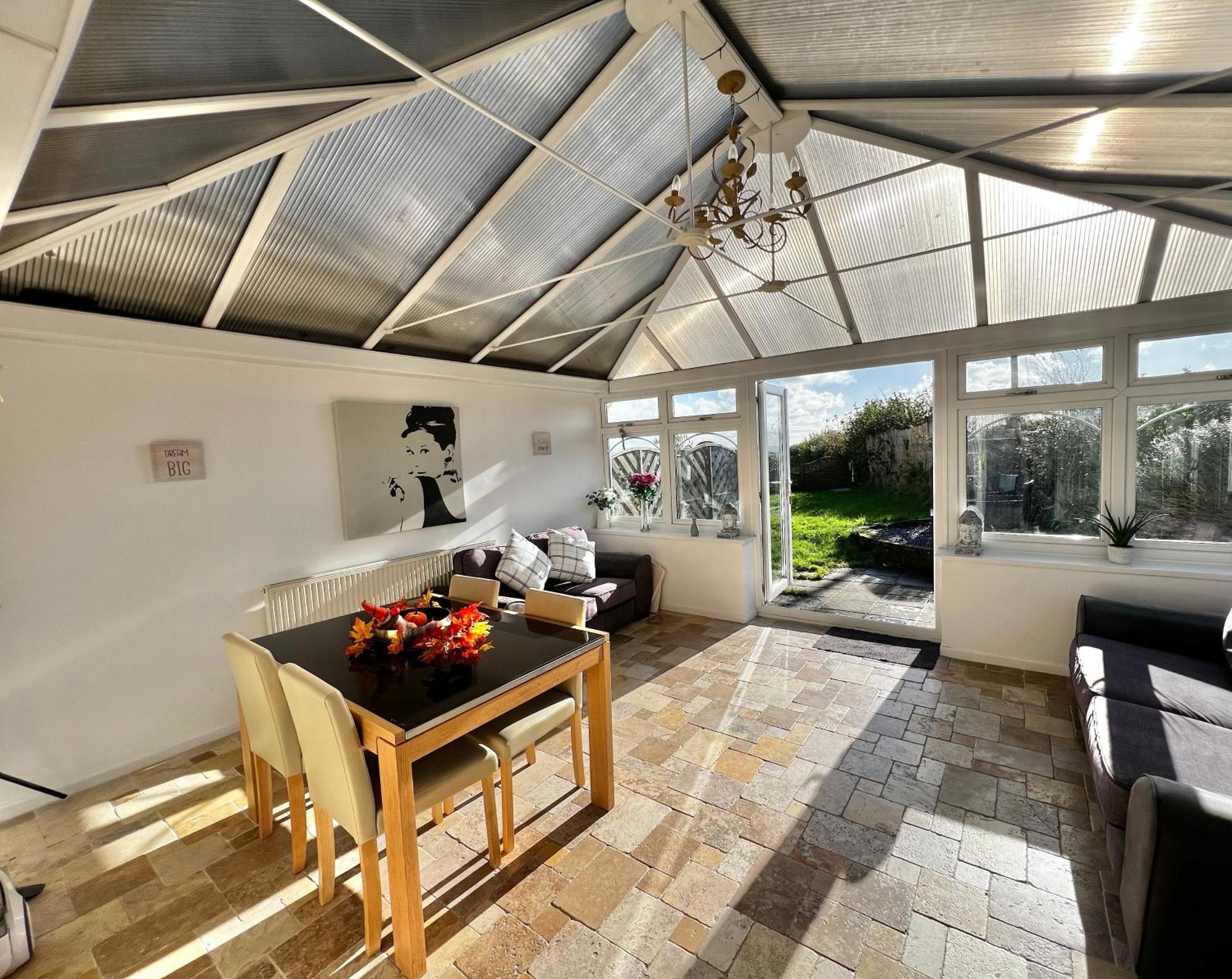 2 Bedroom Holiday Home In The Heart Of West Wales St Clears Exterior foto
